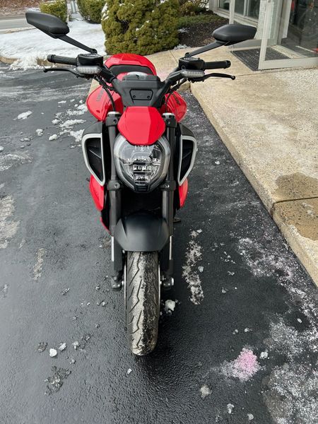 2024 Ducati Diavel V4 in a RED exterior color. Cross Country Powersports 732-491-2900 crosscountrypowersports.com 