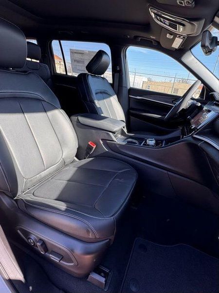 New 2026 Jeep Grand Cherokee L Limited Reserve 4x4Image 14