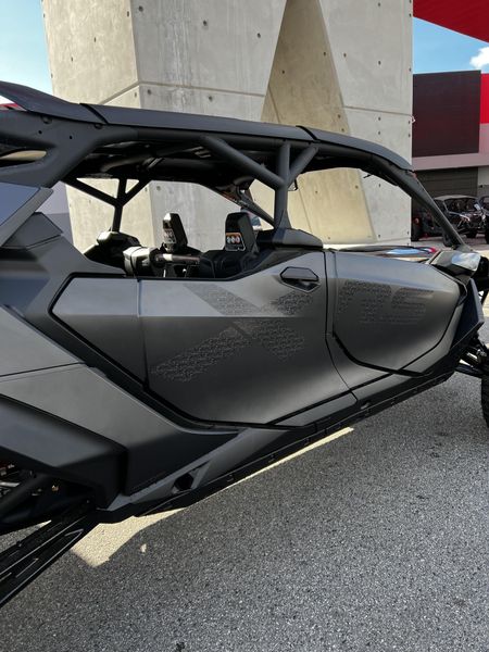 2025 Can-Am MAVERICK R MAX X RS WITH SMART-SHOX 999T DCT Image 17
