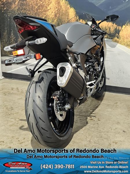 2025 Kawasaki NINJA ZX-6R ABS Image 2