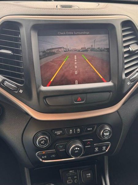 Used 2015 Jeep Cherokee LatitudeImage 17