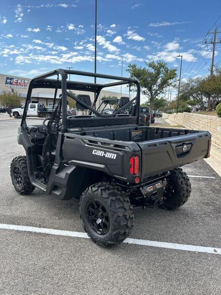 New 2026 Can-Am DEFENDER HD7 Image 4