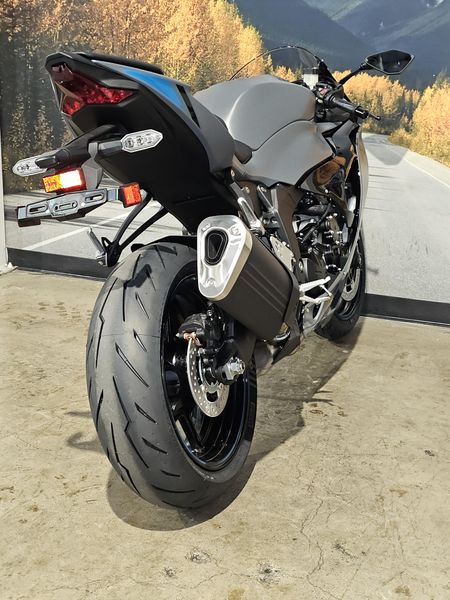 2025 Kawasaki NINJA ZX-6R Image 16
