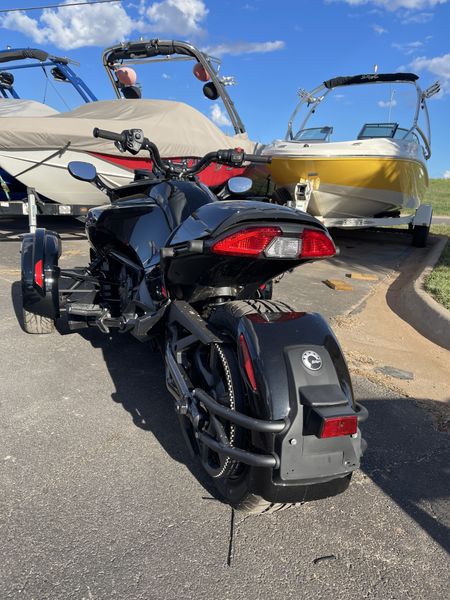 2023 CAN-AM SPYDER F3 SPORT SPECIAL SERIES MONOLITH BLACK SATIN in a BLACK exterior color. Family PowerSports (877) 886-1997 familypowersports.com 