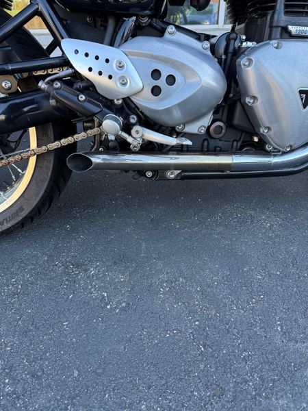 2017 Triumph THRUXTON 1200Image 5