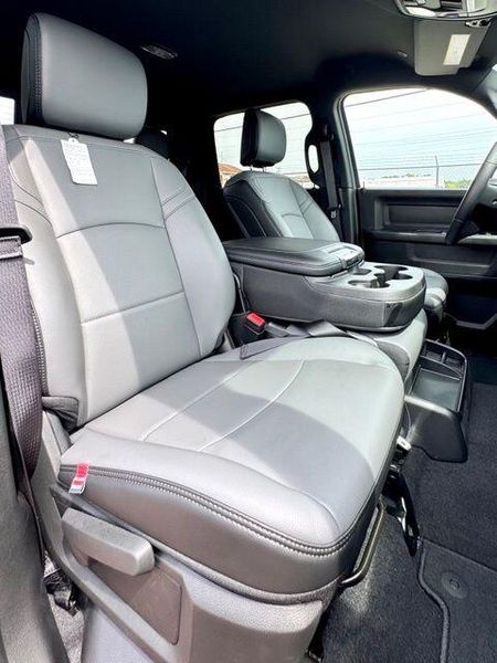 New 2027 RAM 3500 TradesmanImage 14