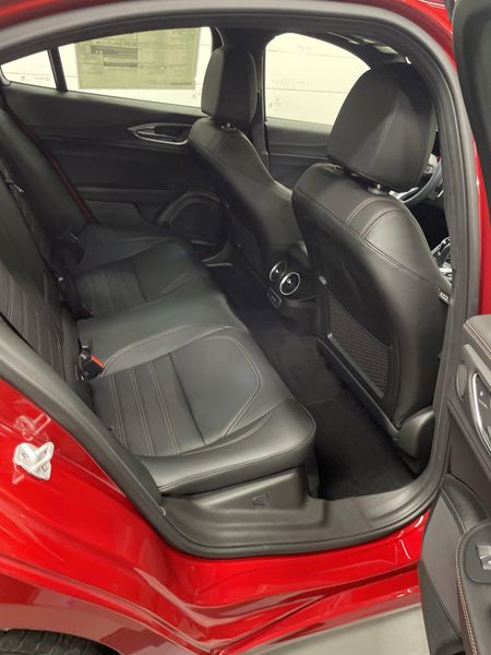 New 2025 Alfa Romeo Giulia Intensa AwdImage 10