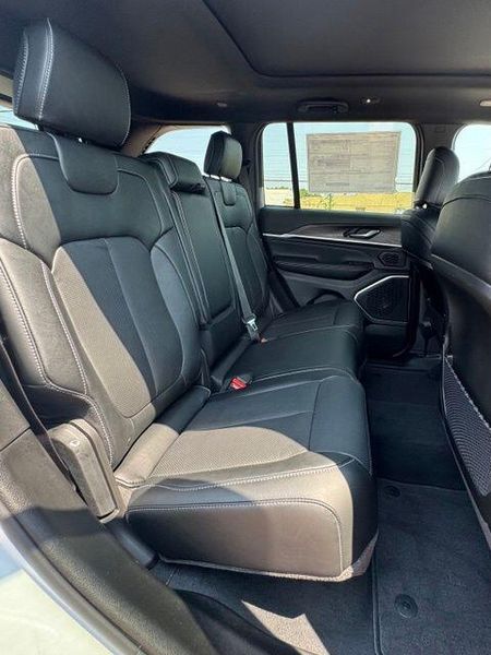 New 2026 Jeep Grand Cherokee Limited Reserve 4x4Image 15