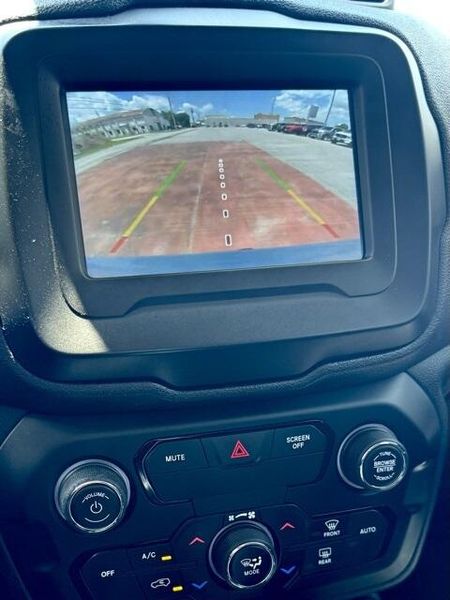 Used 2020 Jeep Renegade AltitudeImage 18