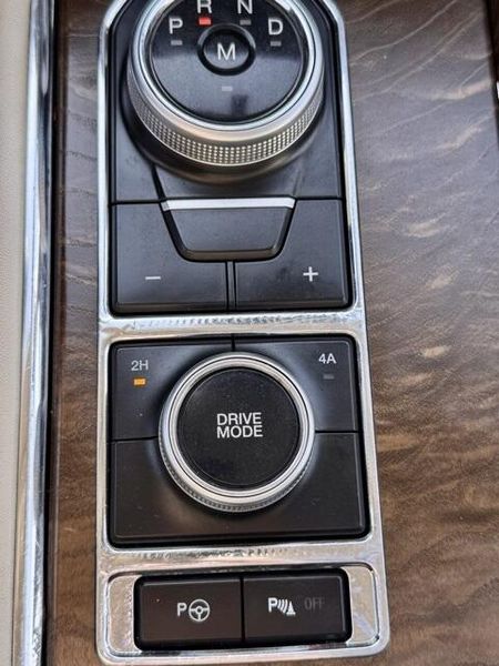 Used 2020 Ford Expedition PlatinumImage 21