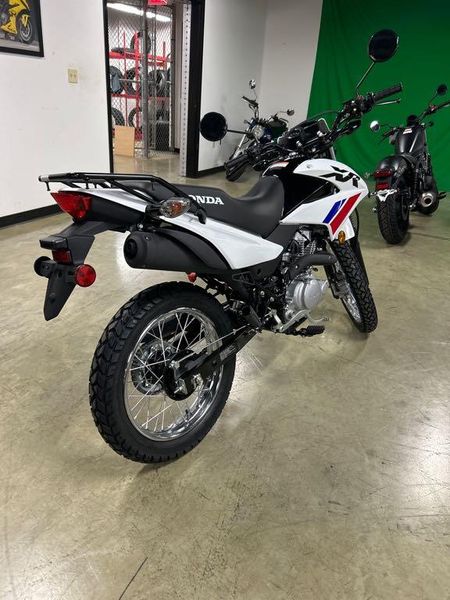 New 2025 Honda XR150L Image 3