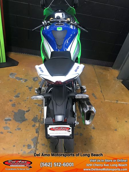 2024 Kawasaki ZX1002LRFBL-GN2  in a LIME GREEN/PEARL CRYSTAL WHITE/BLUE exterior color. Del Amo Motorsports of Long Beach (562) 362-3160 delamomotorsports.com 