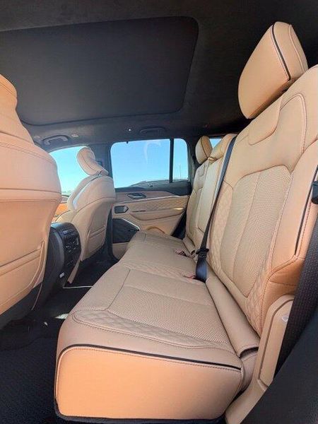 New 2027 Jeep Grand Cherokee Summit 4x4Image 13