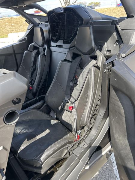 New 2026 Can-Am MAVERICK R X RS 999T DCT Image 12