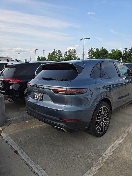 2019 Porsche Cayenne BaseImage 3