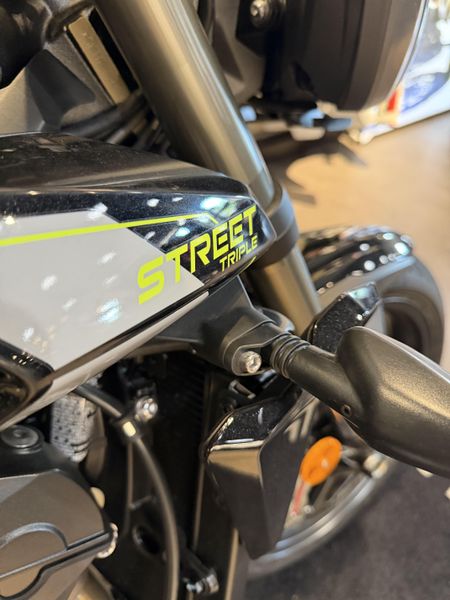 2025 Triumph Street Triple 765 RS - PHANTOM BLACK.. DEMO!!