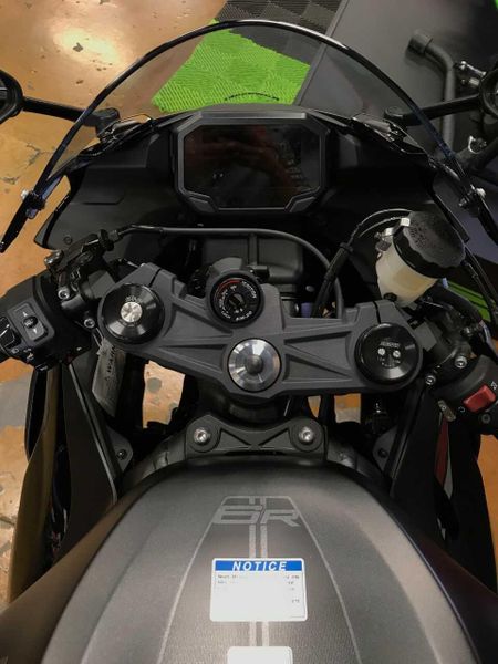 Used 2024 Kawasaki Ninja ZX-6R Base Image 7