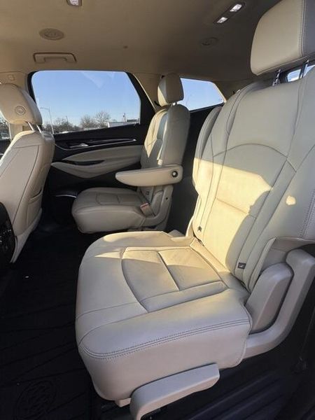 Used 2019 Buick Enclave EssenceImage 12