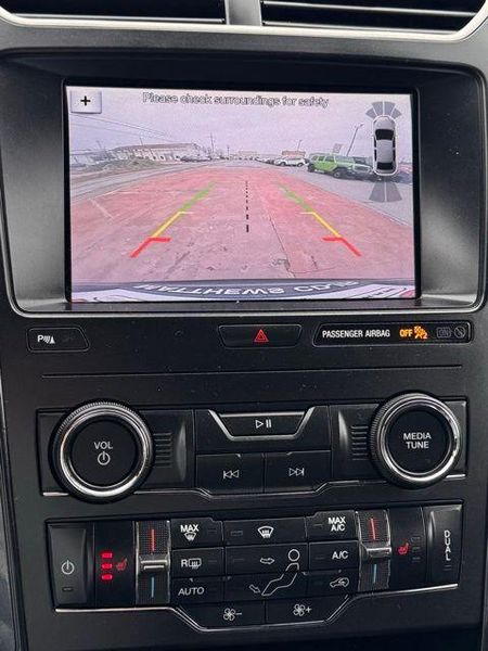 Used 2019 Ford Explorer XLTImage 19