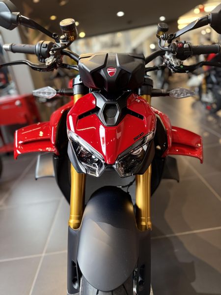 New 2026 Ducati STREETFIGHTER V4S 