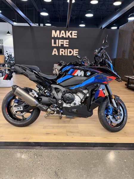 2026 BMW M 1000 XR