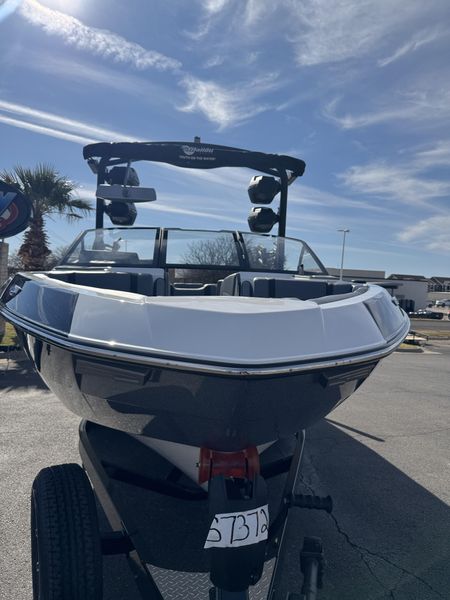 2025 MALIBU WAKESETTER 23 LSV Image 4