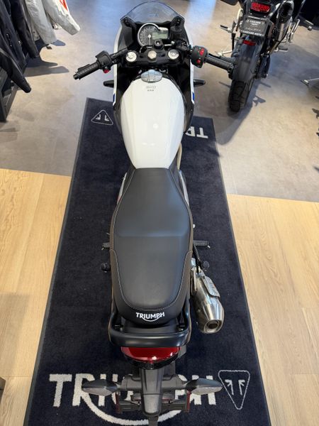 New 2026 Triumph Thruxton 400 