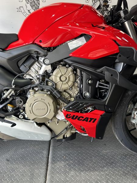 2024 Ducati STREETFIGHTER V4