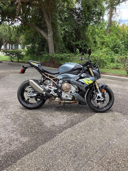 2024 BMW S 1000 R