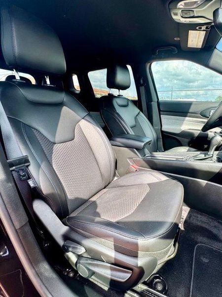 Used 2025 Jeep Compass LatitudeImage 13