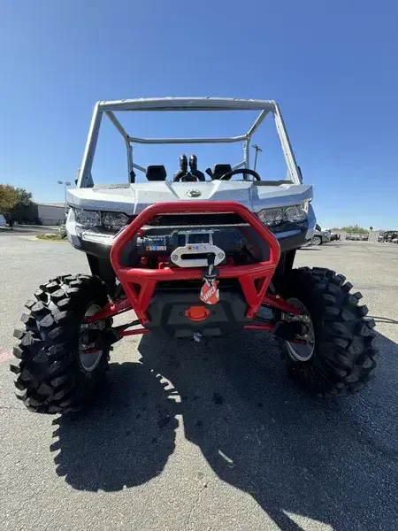 2025 Can-Am DEFENDER X MR HD10 WITH HALF DOORS HYPER SILVER AND LEGION REDImage 7