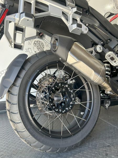 2025 BMW R13ADV 