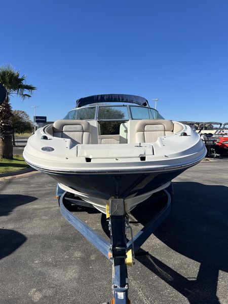 2009 SEA RAY 210 SUNDECK Image 2