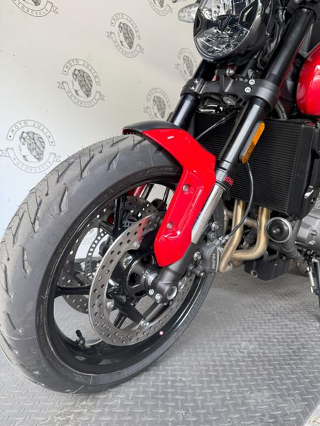 2025 Triumph TRIDENT 660 
