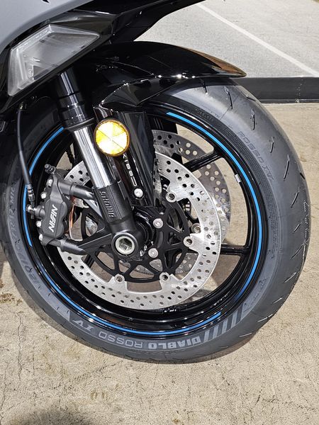 2025 Kawasaki NINJA ZX-6R Image 6