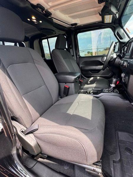 Used 2023 Jeep Gladiator SportImage 14