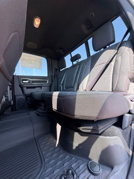 New 2027 RAM 3500 Big Horn Crew Cab 4x4 8