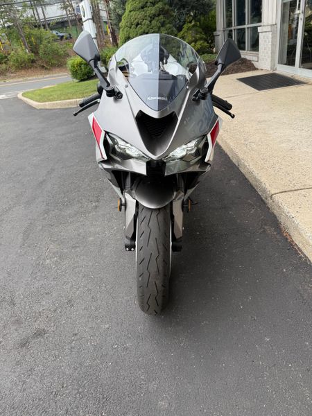 2025 Kawasaki Ninja ZX6R ABS KRT EditionImage 3