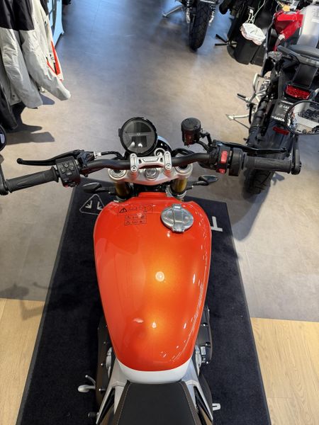 2025 Triumph Speed Twin 1200 RS - BAJA ORANGE - SAPPHIRE BLACK