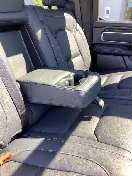 2022 RAM 1500 Big Horn Crew Cab 4x4 5