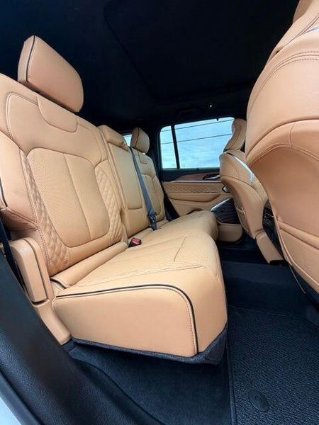 New 2027 Jeep Grand Cherokee Summit 4x4Image 14