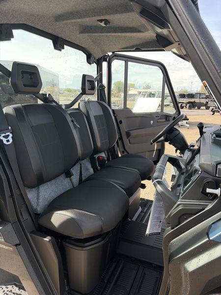 New 2026 Can-Am DEFENDER XT CAB HD11 WSCREEN 