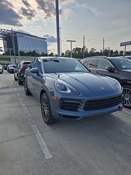 2019 Porsche Cayenne BaseImage 2