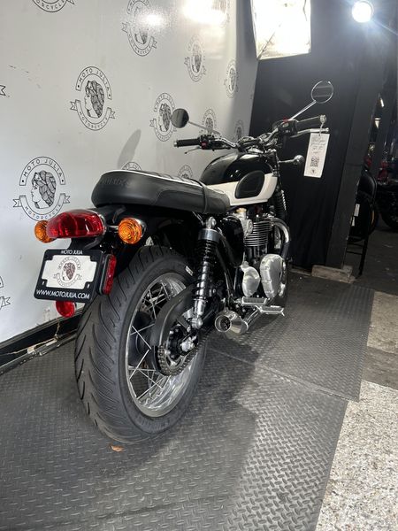 2024 Triumph BONNEVILLE T120