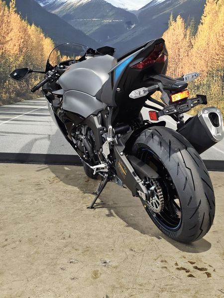 2025 Kawasaki NINJA ZX-6R Image 13