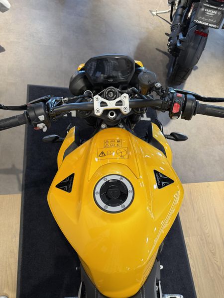 2025 Triumph Street Triple 765 RS - COSMIC YELLOW