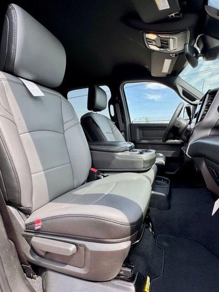 New 2027 RAM 3500 TradesmanImage 15