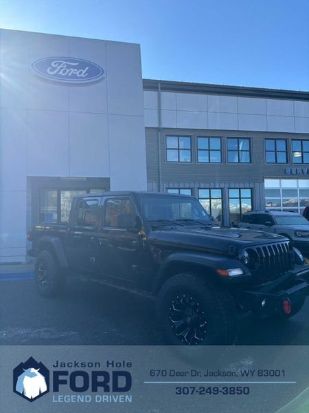 2020 Jeep Gladiator Sport S photo 3