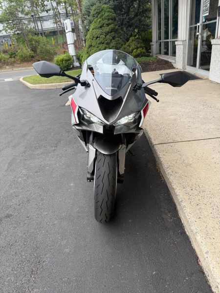2024 Kawasaki Ninja ZX-6R ABSImage 3