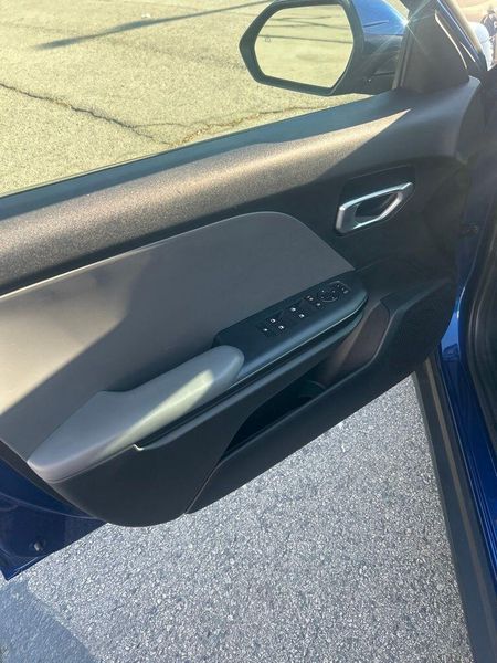 Used 2025 Kia K4 LXSImage 9